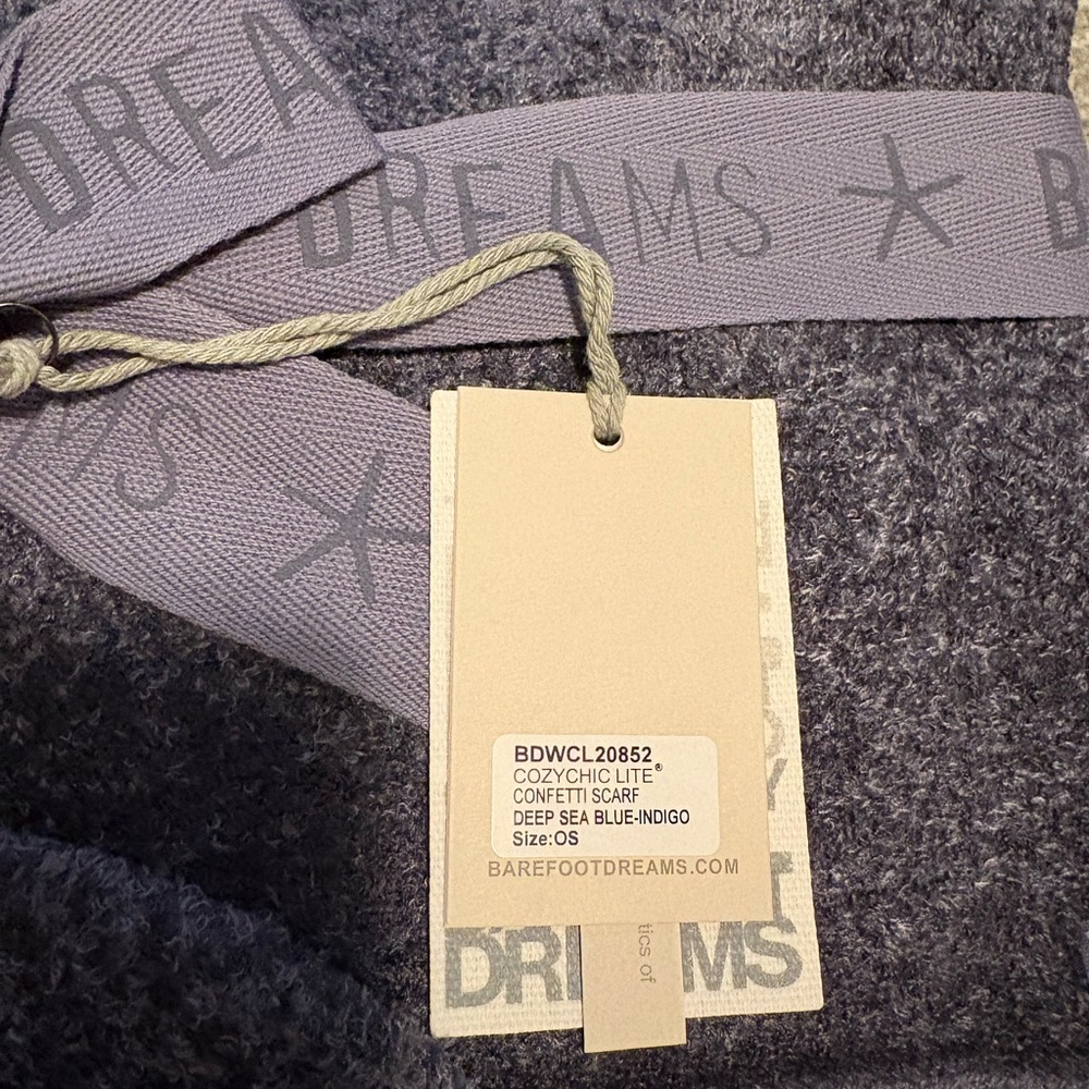 Barefoot Dreams Navy Beanie and Scarf Wrap Set - Picture 4 of 4